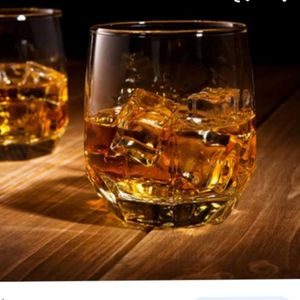 imagem do produto whisky com gelo 