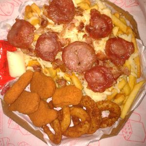 imagem do produto Batata maluca, nuggets, anel de cebola 