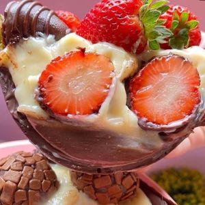 imagem do produto Ovo Bombom de morango 