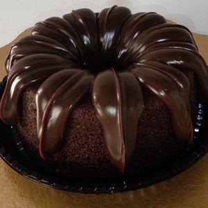 imagem do produto Bolo de chocolate com cobertura brigadeiro gourmet