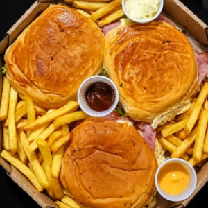 imagem do produto COMBO 3X MOSQUETEIROS 🍔🍔🍔🍟🍟🍟