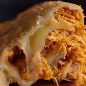 imagem do produto Pastel de frango com queijo.