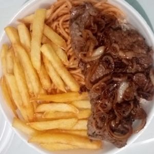 imagem do produto Bife acebolado com batatas fritas. P