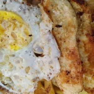 imagem do produto Filé de frango com ovo e batatas fritas. P