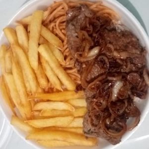imagem do produto Bife acebolado com batatas fritas. G