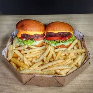 imagem do produto 2 x- burguers + 1 porção de batata frita