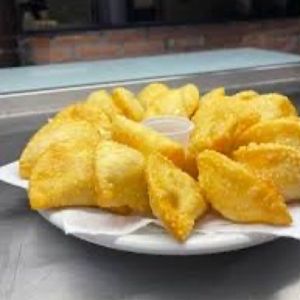 imagem do produto Porção de mine pastéis de carne 10 und