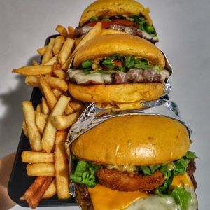 imagem do produto Combo especial 3 salada com adicional de onion + Batata grande