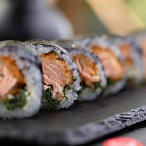 imagem do produto 8 uramaki salmão grelhado