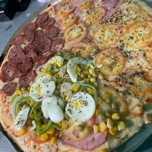 imagem do produto Pizza G  4 sabores + pet 1Litro