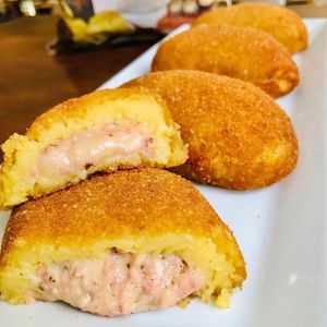 imagem do produto Risoles presunto e queijo 10un