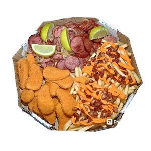 imagem do produto Porção Média = CALABRESA, NUGGETS, BATATA CHEDDAR e BACON. 