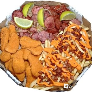 imagem do produto Porção Grande = CALABRESA, NUGGETS, BATATA CHEDDAR e BACON