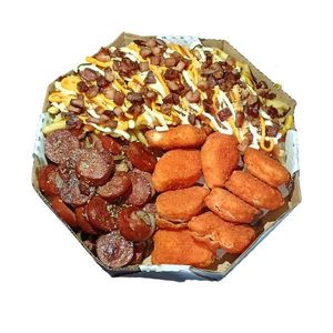 imagem do produto Porção Média = CALABRESA, NUGGETS e BATATA com TODOS OS MOLHOS. 
