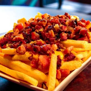 imagem do produto Batata frita ao molho de queijo c/bacon (P)