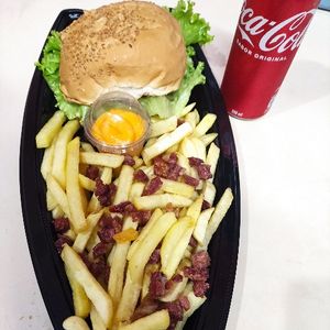 imagem do produto Barca lanche + porçao e 1 lata de coca