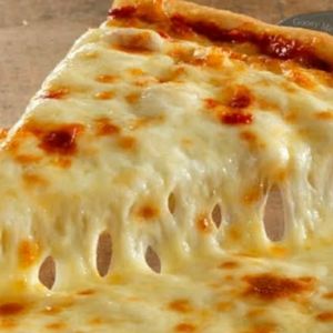 imagem do produto Pizza 3 queijos 8 fatias 