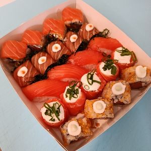 imagem do produto Sushi-mix 4 = 22 unidades