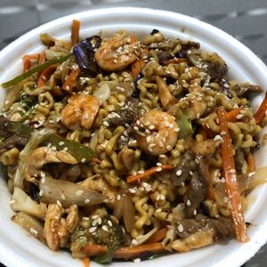 imagem do produto Yakisoba, Carne, Frango e camarão(P)