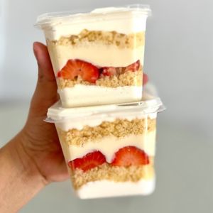 imagem do produto Torta no pote de morangos frescos com creme de ninho 