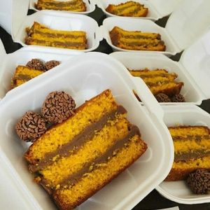imagem do produto Fatia de Bolo de Cenoura com Chocolate 