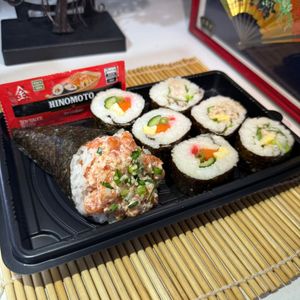 imagem do produto Combo C (3 Sushi de Atum, 3 Sushi de Legumes, 1 Temaki) 