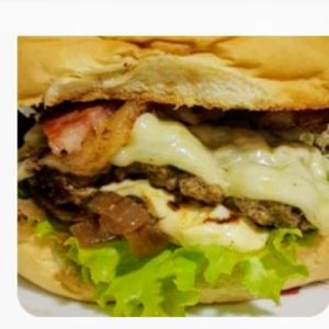 imagem do produto Bacon Cheese burguer+ batata 120g + refri lata 350ml