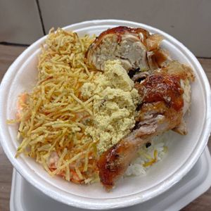 imagem do produto Refeição; frango +arroz + salpicão + farofa