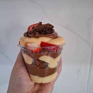 imagem do produto Delícia brownie com morango 🍓 