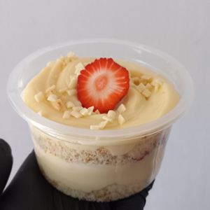 imagem do produto Bolo ninho com morango 