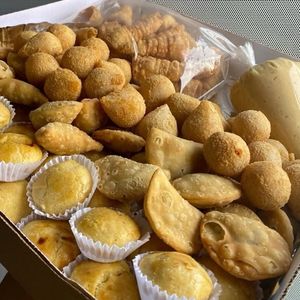 imagem do produto 150 SALGADINHOS (ATÉ 3 OPÇÕES) 😍