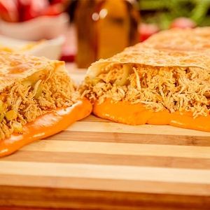 imagem do produto 20_frango, cheddar, calabresa 