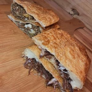 imagem do produto 24_carne seca,catupiry, mussarela e cebola roxa