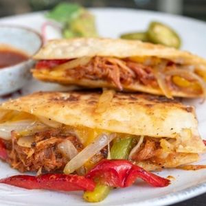 imagem do produto Quesadilha de Pernil de Porco no molho BBQ c/2 unidades. 