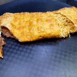 imagem do produto Pastel de frango com borda de Baton 