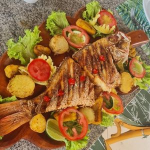 imagem do produto Peixe vermelho frito (2 pessoas)