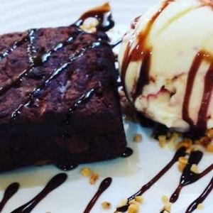 imagem do produto Brownie ou Petit Gâteau com sorvete