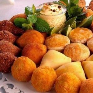 imagem do produto Croassant, Coxinha, pão de batata com catupity, pão de batata com calabresa, travessereiro de queijo, bauruzinho, calzone de carne