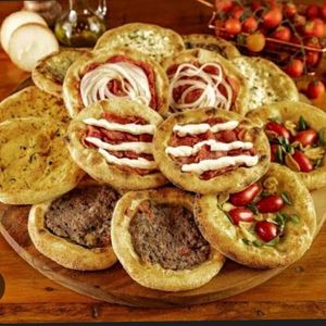 imagem do produto esfiha de Queijo e catupiry.