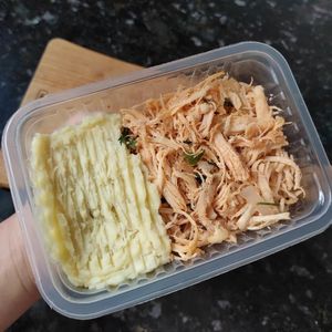 imagem do produto Frango com purê de batata doce 