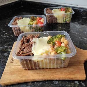 imagem do produto Carne desfiada com purê de batata