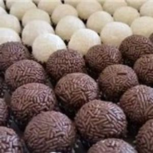 imagem do produto Cento de docinhos tradicionais 