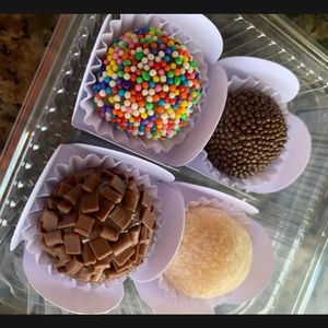 imagem do produto Caixa com 4 brigadeiros 