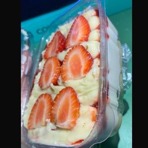 imagem do produto pavê de ninho com morango 