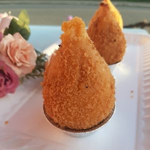 imagem do produto Coxinha suprema de creme de frango 