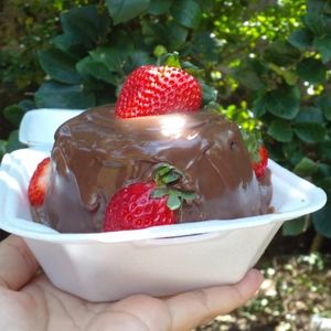 imagem do produto Mini bolo de chocolate com morango