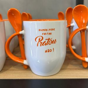 imagem do produto CANECA DE PORCELANA HUMOR PODE FALTAR , PRATOU NÃO