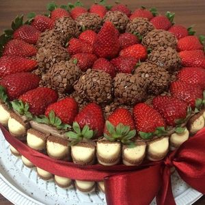 imagem do produto Bolo de chocolate com morango 