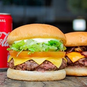 imagem do produto Combo casal Havaí promoção acompanha uma porção de fritas média. 
