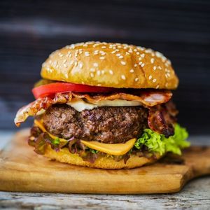 imagem do produto Havaí promoção acompanha 80g de fritas.  